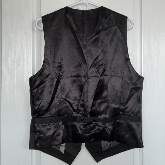 Black Vest - Picture 4 of 6